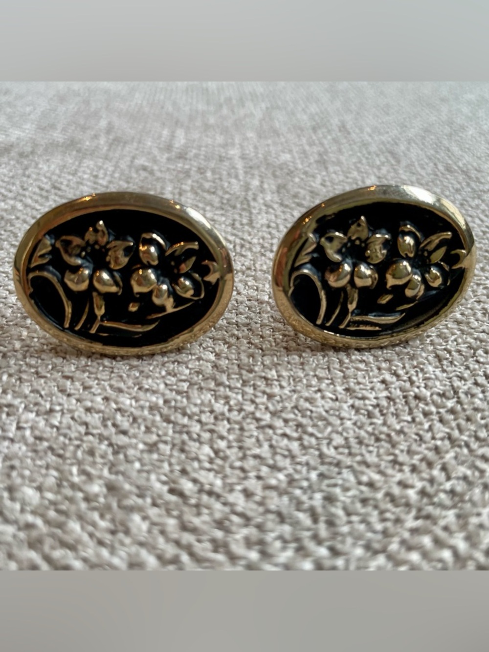 Vintage Oval Gold Tone Black Floral Statement Cuff Links 1970’s Work Office